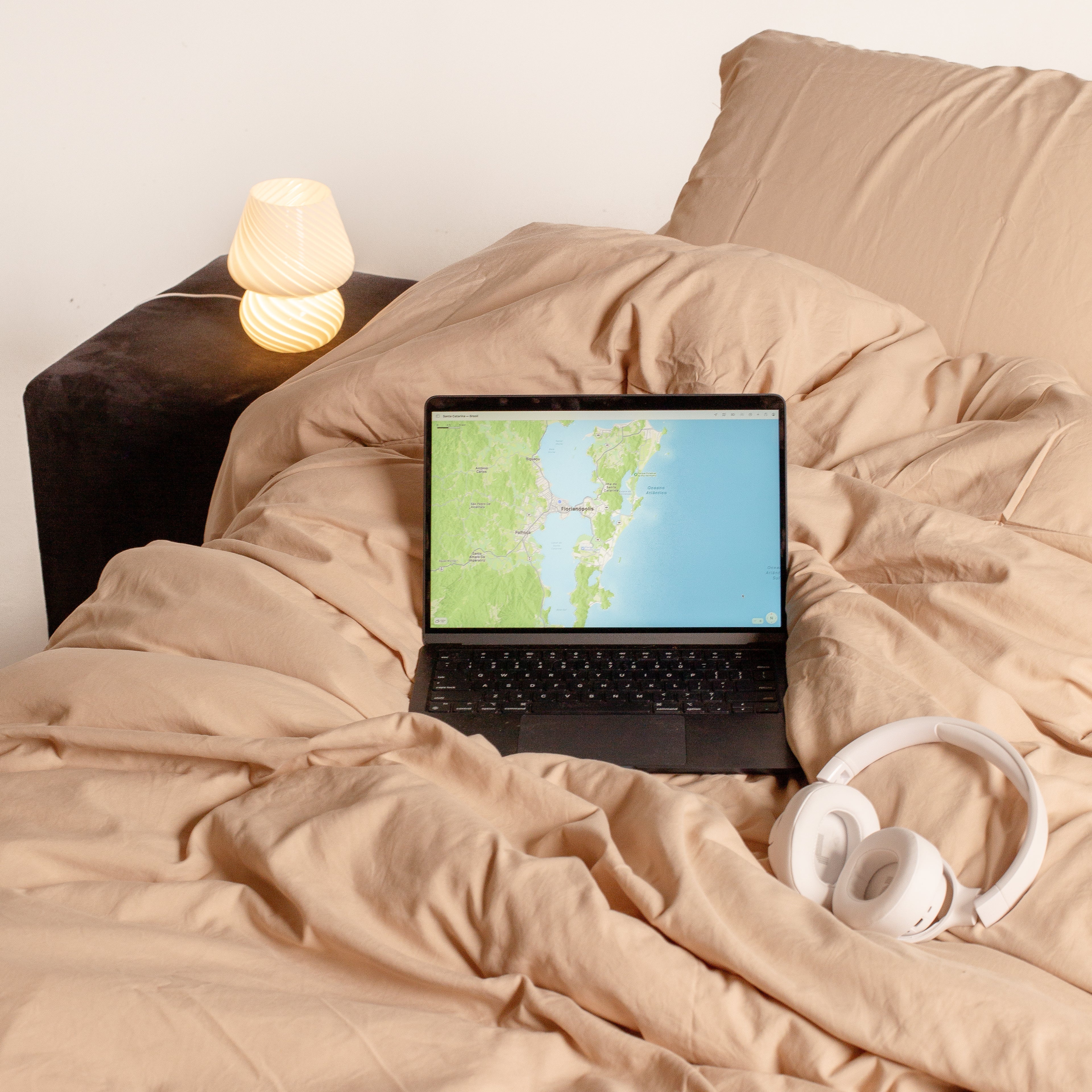 Abajur de Mesa Cogumelo em Vidro - Luminária Decorativa para Ambientes Modernos