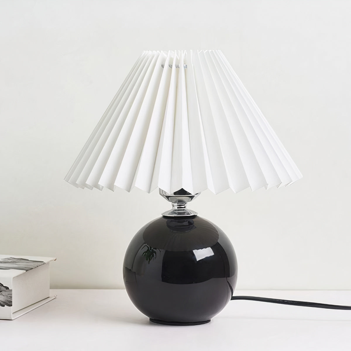 Abajur de Mesa Retrô Bivolt com Design Elegante - Iluminação Vintage para Ambiente