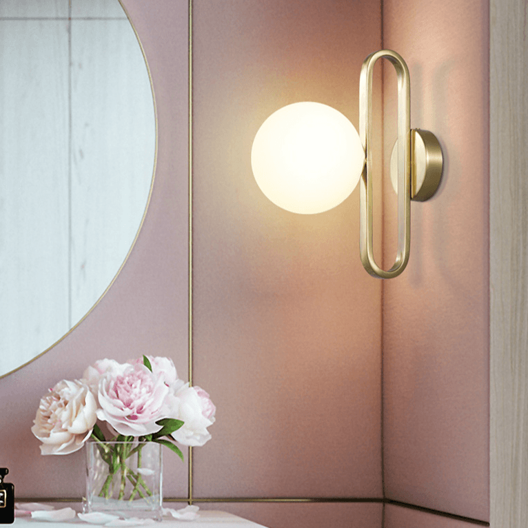 Arandela de Parede Interna Dourada com Iluminação LED - Design Moderno e Elegante