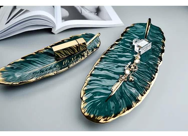 Bandeja de Cerâmica Europeia com Design Elegante