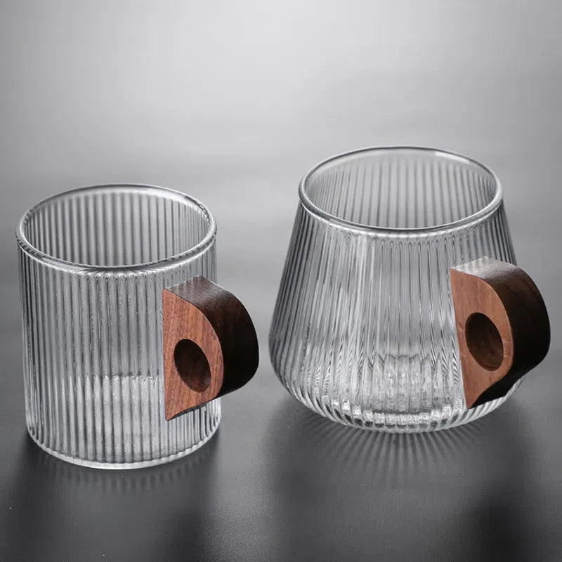 Caneca Canelada de Madeira - Design Elegante e Durável para Café e Chá