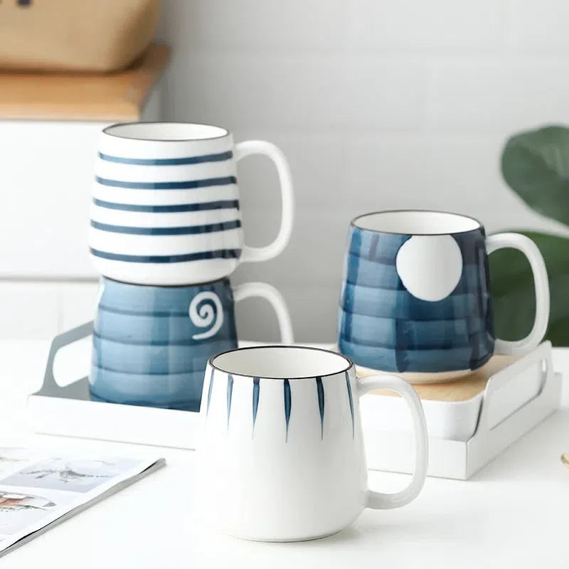 Caneca de Cerâmica Pintada à Mão Estilo Japonês - Capacidade de 500ml