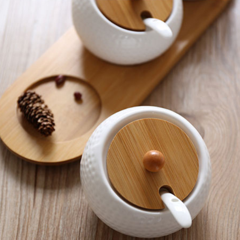 Conjunto de Porta Temperos em Cerâmica com Base de Bambu - Organizador de Temperos para Cozinha