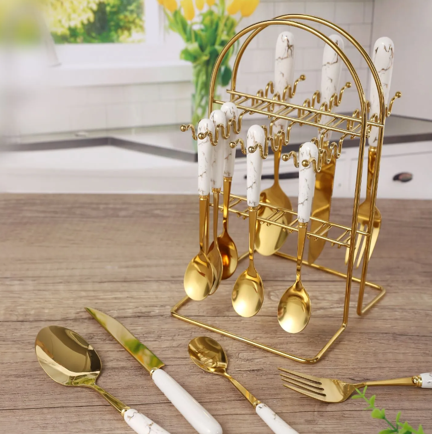 Conjunto de Talheres Dourados 24 Peças - Pratos e Utensílios para Jantar Elegantes