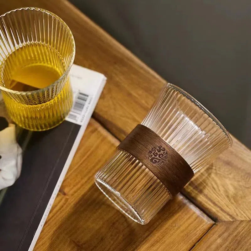 Copo Canelado de Vidro Estilo Japonês - Design Elegante para Bebidas