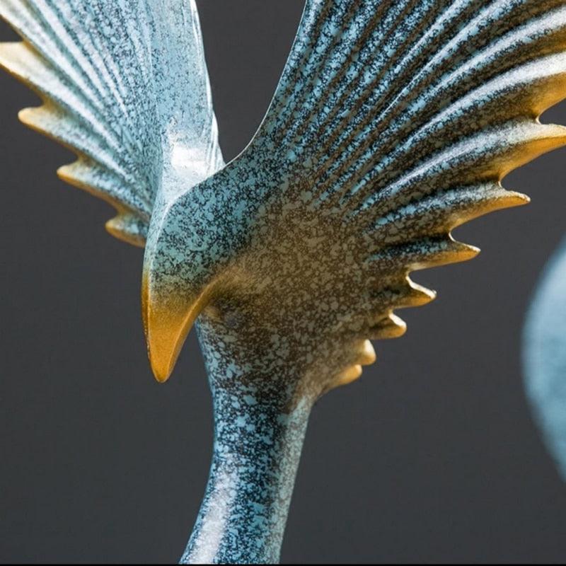 Escultura de Águia Real em Resina - Detalhes Realistas para Decoração