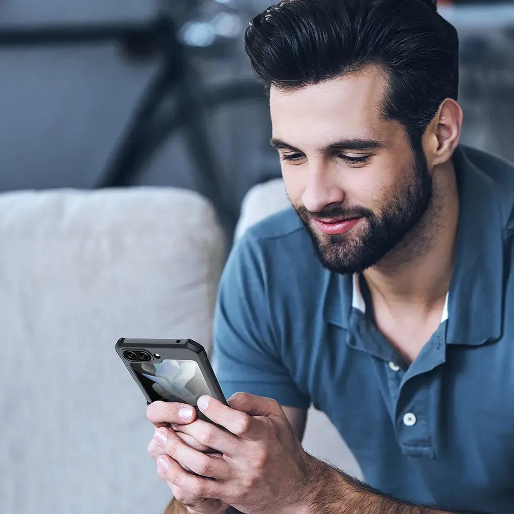 Capa para celular Samsung Z Flip Resistente a Impactos - Proteção Blindada