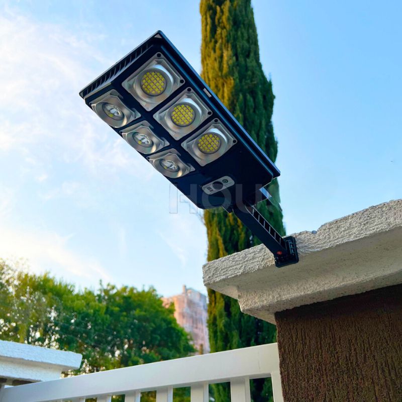 Luminária Solar Externa 300W com Sensor de Movimento e Controle Remoto