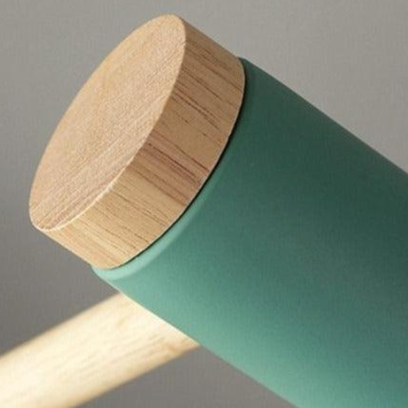 Luminária de Mesa Articulada com Acabamento em Madeira Natural