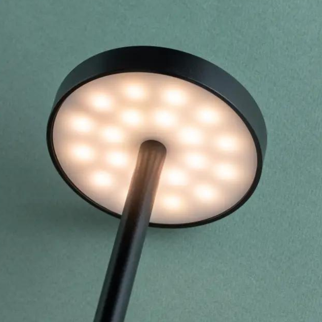 Luminária de Mesa LED Recarregável Sem Fio em Metal - Iluminação Moderna e Prática
