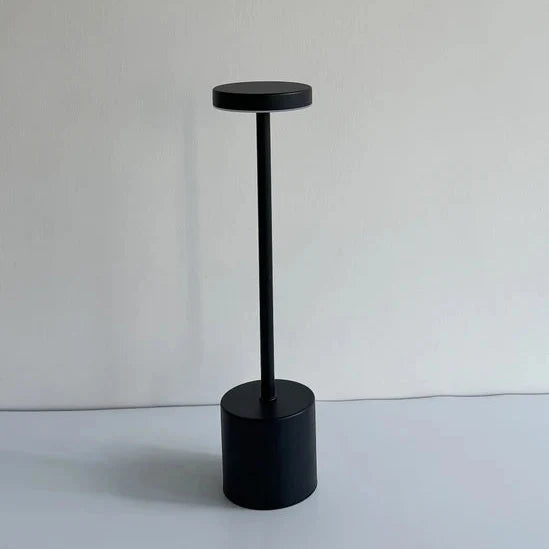 Luminária de Mesa LED Recarregável Sem Fio em Metal - Iluminação Moderna e Prática