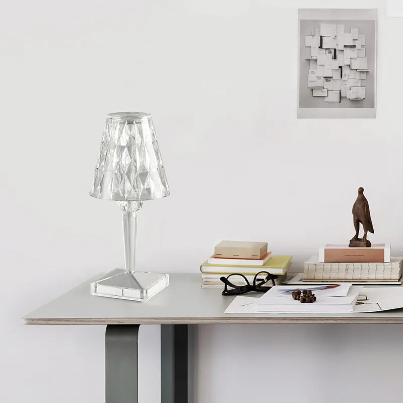 Luminária de Mesa LED Sem Fio 3 em 1 Premium - Iluminação Moderna e Funcional