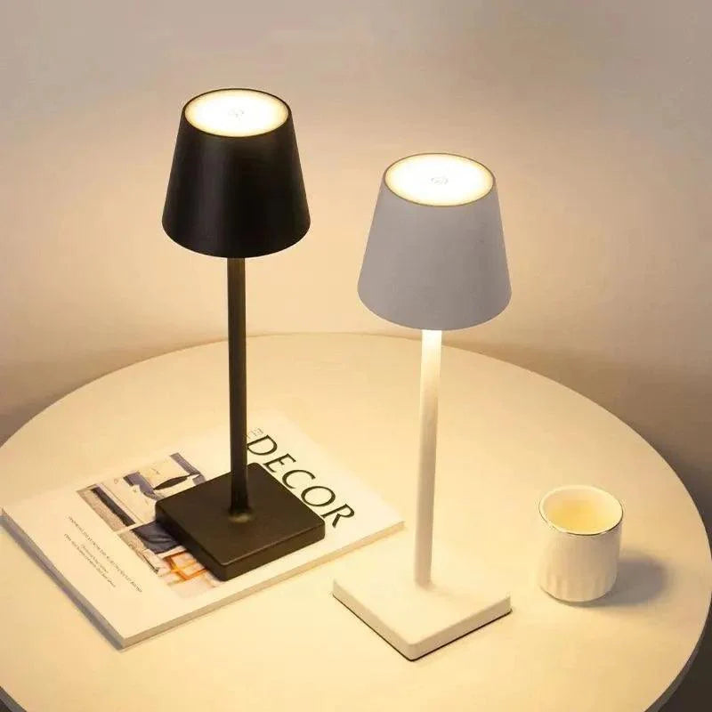 Luminária de Mesa Sem Fio Dimerizável - Iluminação Moderna e Prática