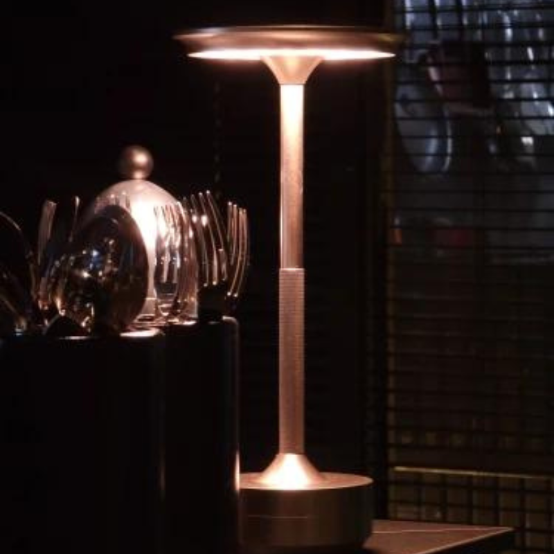 Luminária de Mesa Sem Fio com 3 Tons de Luz - Modelo Copenhagen