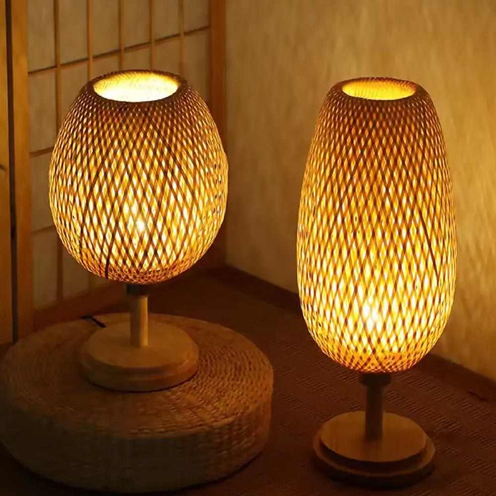 Luminária de Mesa em Bambu e Rattan - Iluminação Decorativa