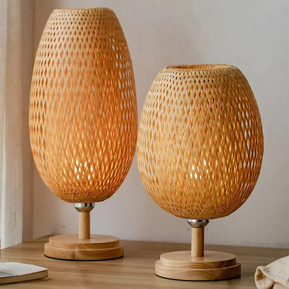 Luminária de Mesa em Bambu e Rattan - Iluminação Decorativa