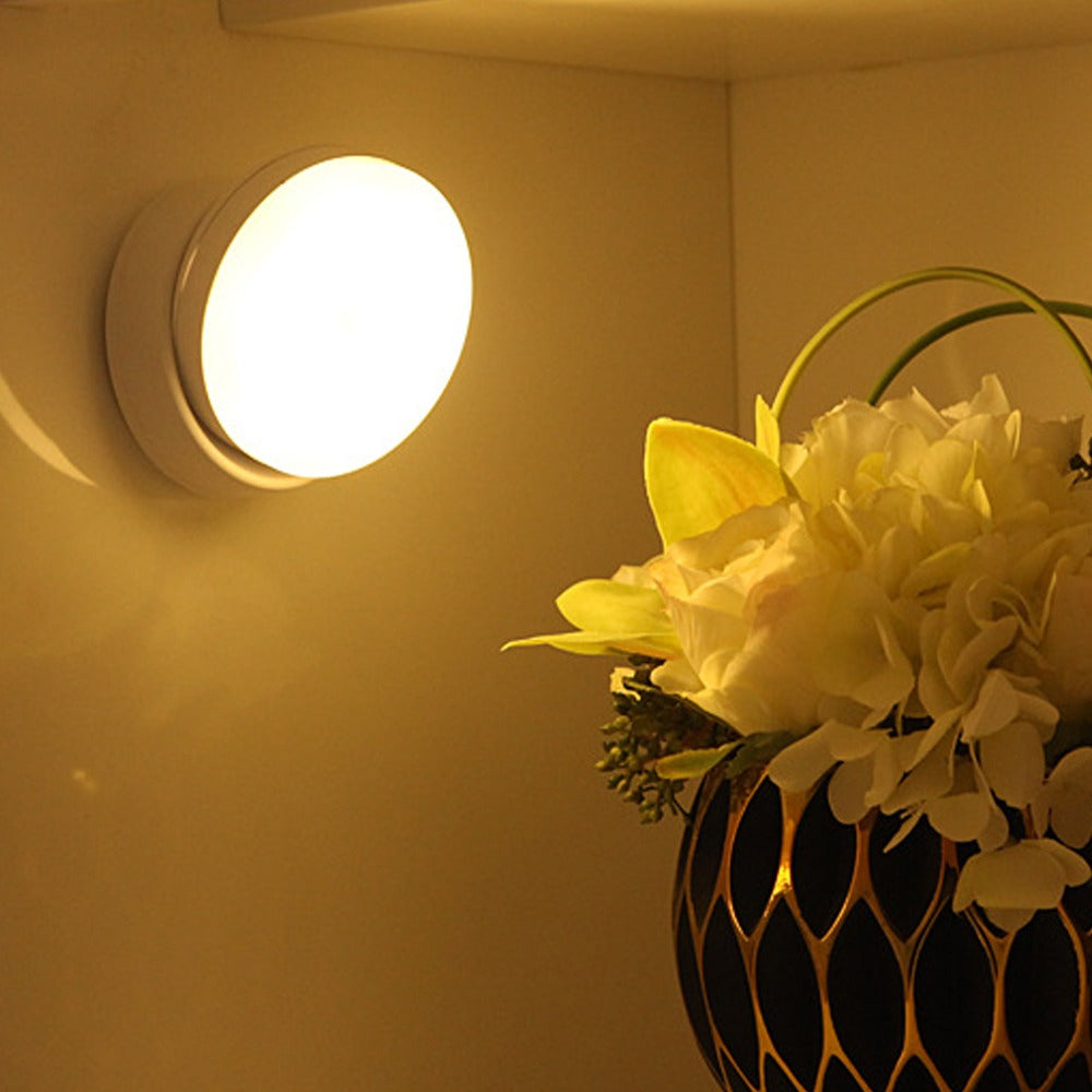 Luminária de Parede Externa com Sensor de Presença para Iluminação Automática