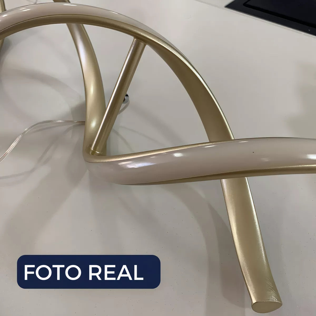 Pendente LED Preto e Dourado para Lustre de Sala de Jantar - Decoração Elegante