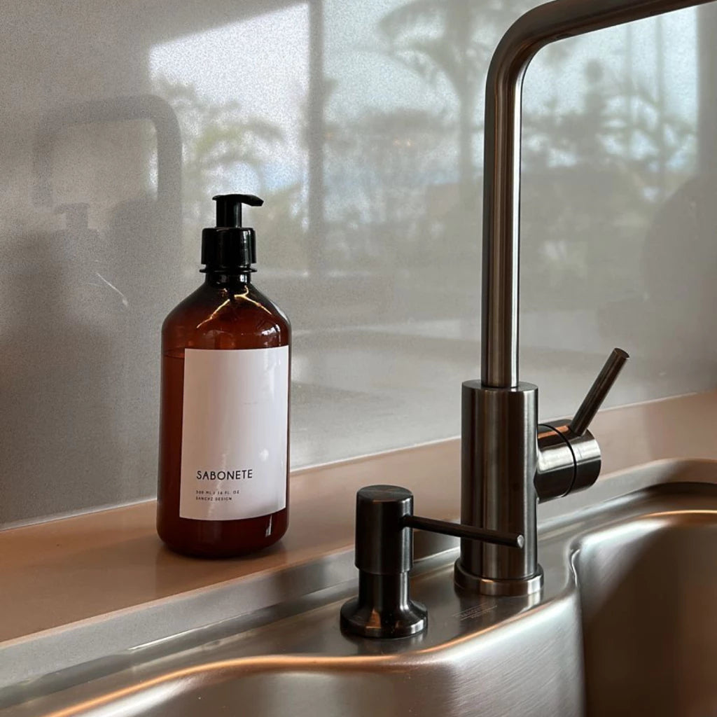 Porta Sabão Frasco Âmbar Minimalista Sanchz Design - Suporte Elegante para Sabão Líquido