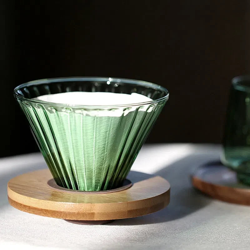Suporte de Filtro de Café V60 em Vidro e Madeira Oliva - Acessório para Preparação de Café - Coleção Rainbow