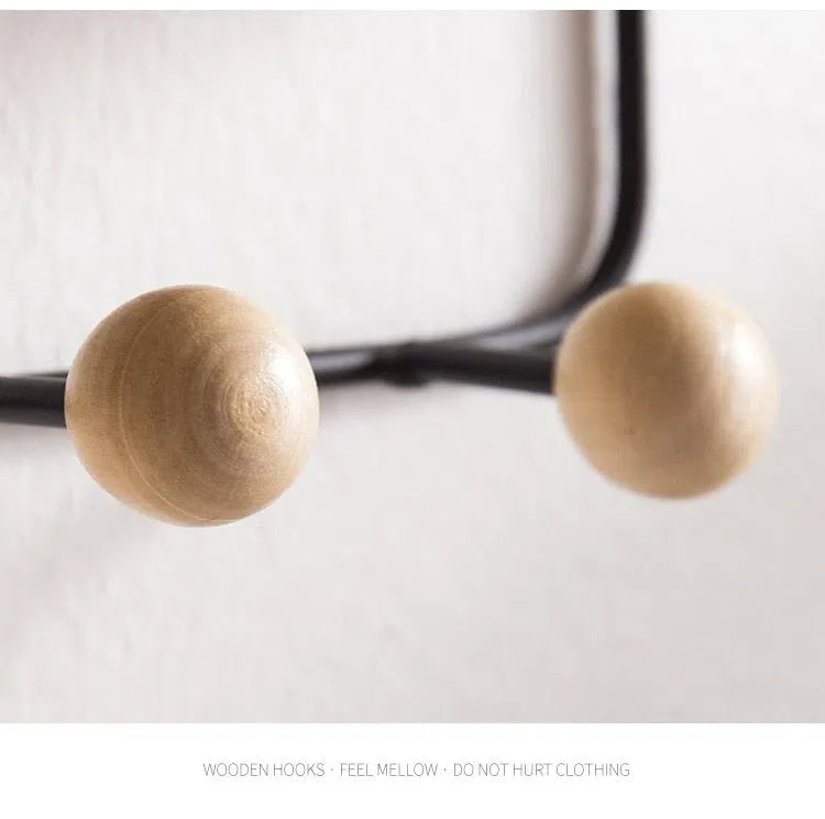 Suporte de Parede com Ganchos e Cesto para Organização de Espaço