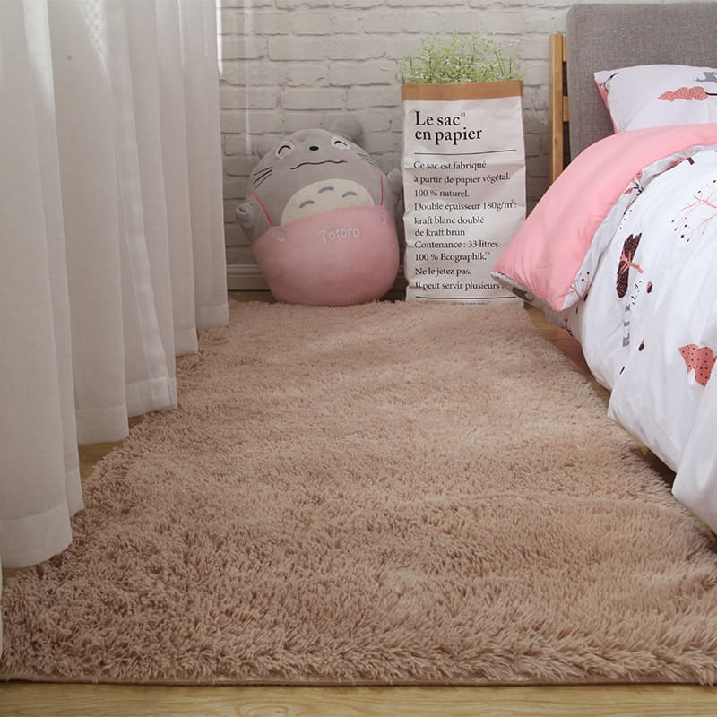 Tapete Felpudo Liso em Cáqui - Ideal para Decoração de Interiores
