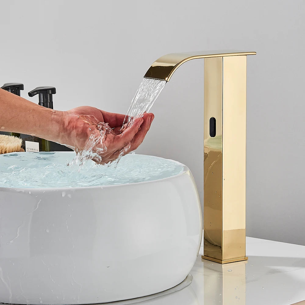 Torneira Elétrica com Sensor para Banheiro Orion - Economia de Água e Tecnologia Avançada