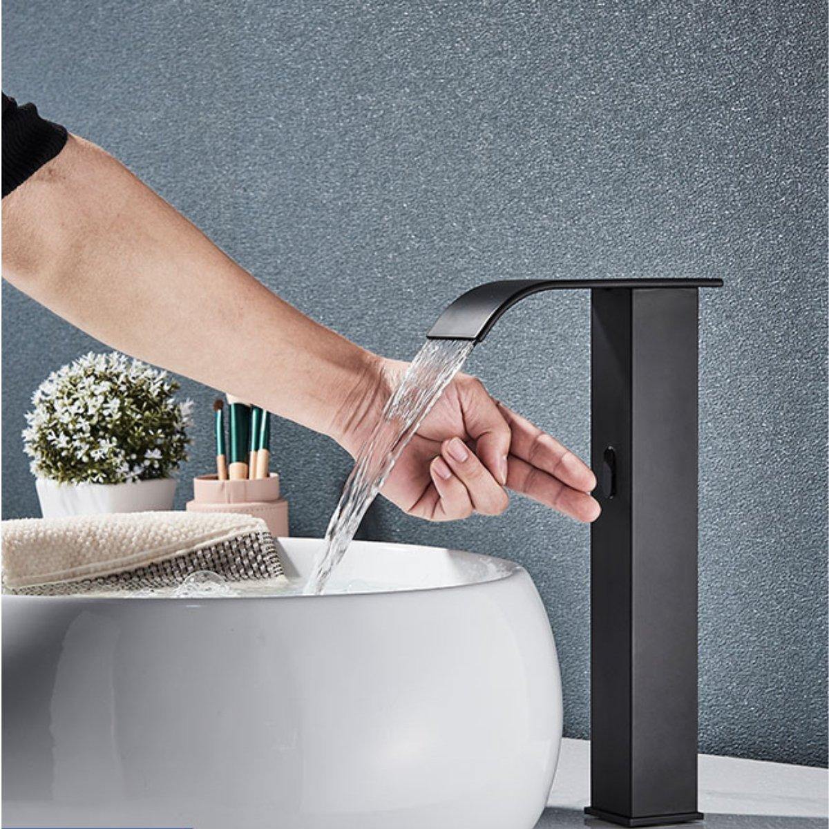 Torneira Elétrica com Sensor para Banheiro Orion - Economia de Água e Tecnologia Avançada