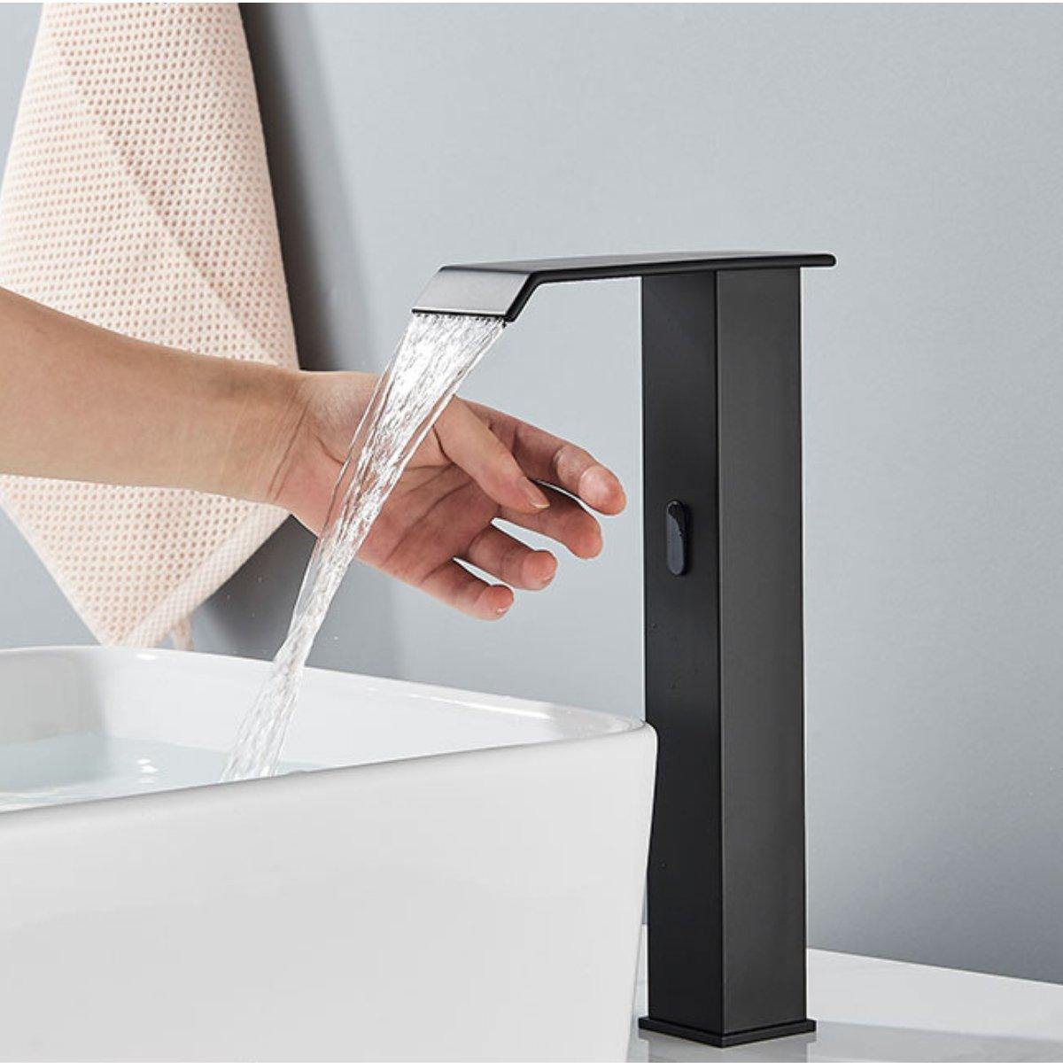 Torneira Elétrica com Sensor para Banheiro Orion - Economia de Água e Tecnologia Avançada