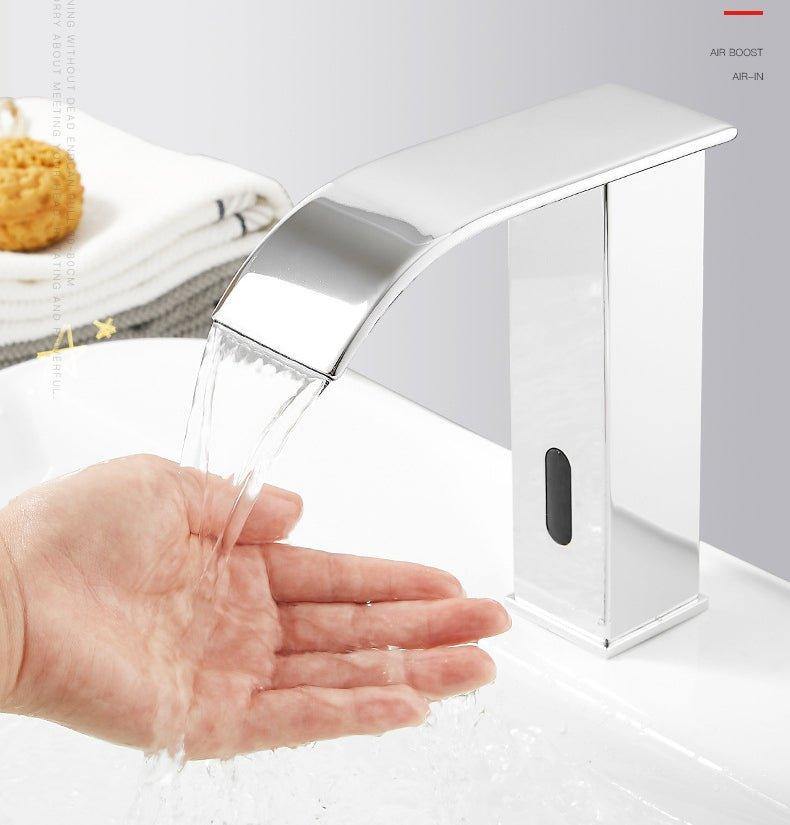 Torneira Elétrica com Sensor para Banheiro Orion - Economia de Água e Tecnologia Avançada