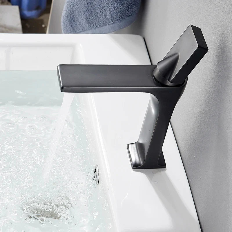 Torneira Monocomando Para Banheiro Aqua Bella - Design Moderno e Funcional