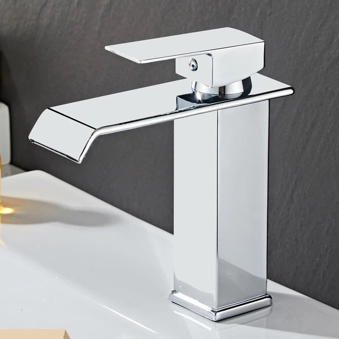 Torneira Monocomando para Banheiro Cascata Preta e Dourada com Bica Baixa Quadrada