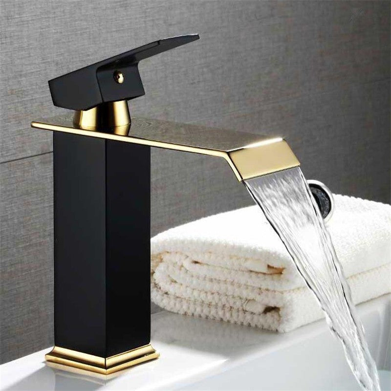 Torneira Monocomando para Banheiro Cascata Preta e Dourada com Bica Baixa Quadrada