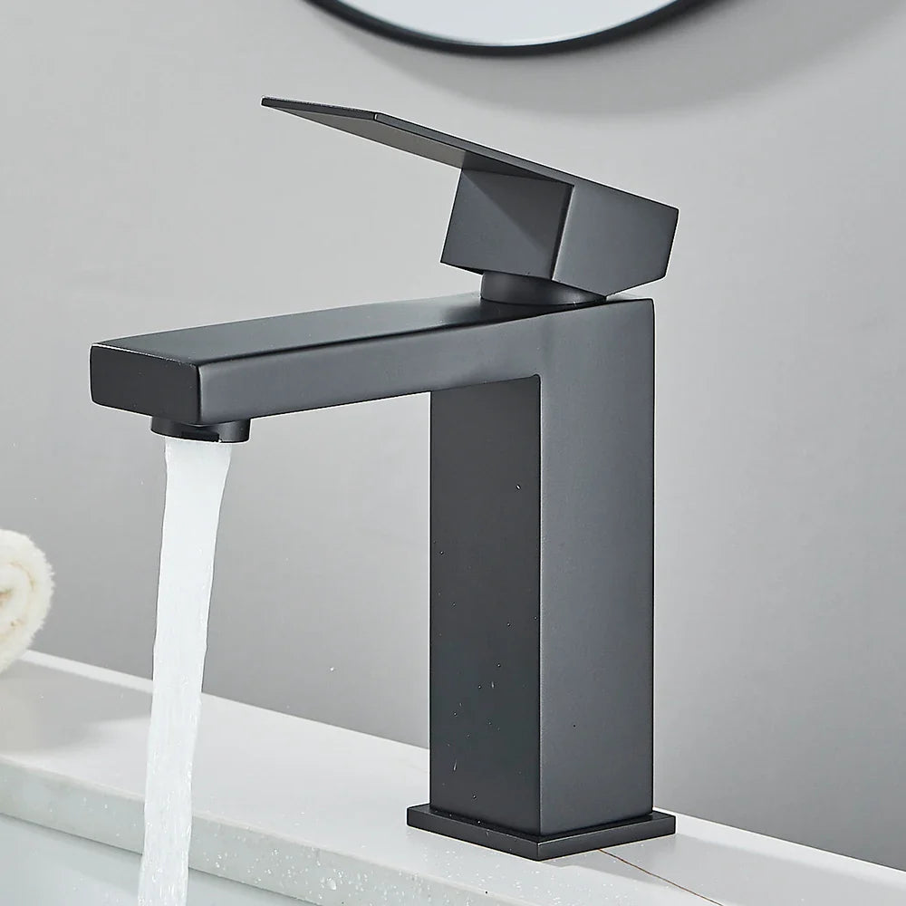 Torneira Monocomando para Banheiro Modelo Elara - Design Moderno e Funcional