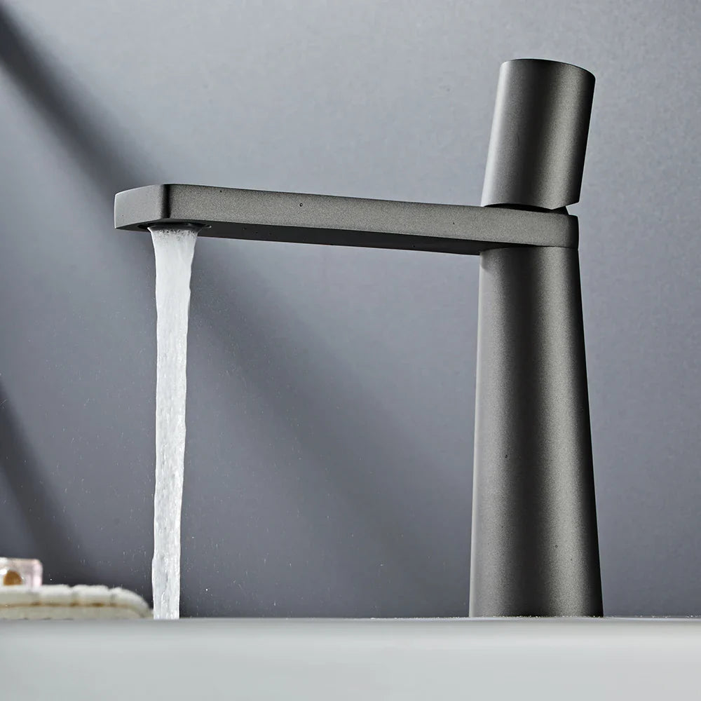 Torneira Monocomando para Cozinha Gourmet com Acabamento Moderno