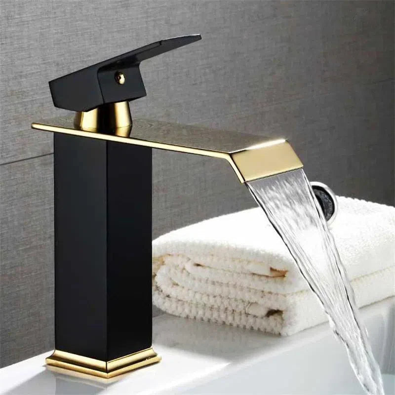 Torneira de Banheiro Moderna com Design Elegante e Economia de Água