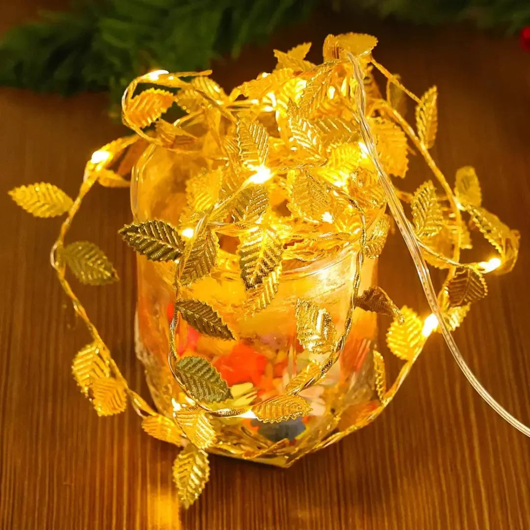 Trepadeira Artificial com Folhas Douradas e Iluminação LED - Decoração de Interiores