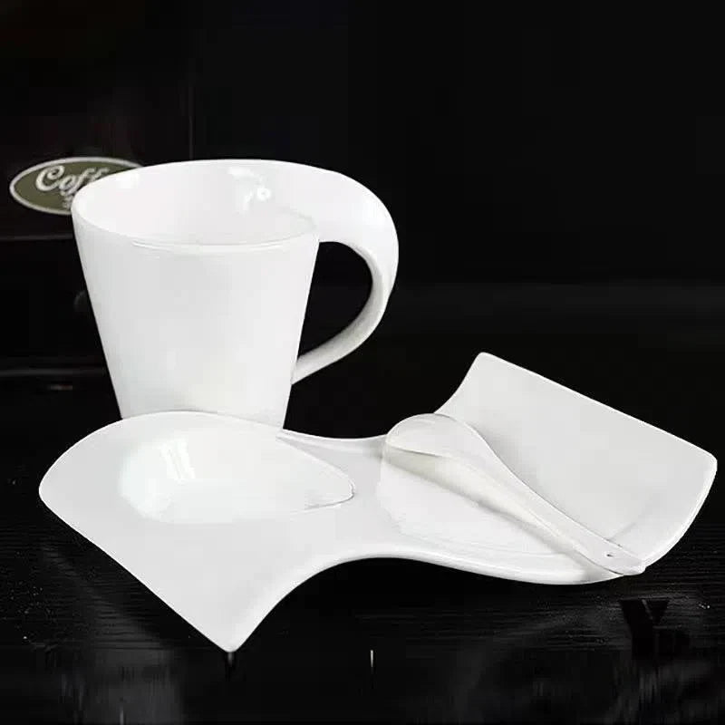 Xícara de Cerâmica com Pires Ondulado - Capacidade de 300ml