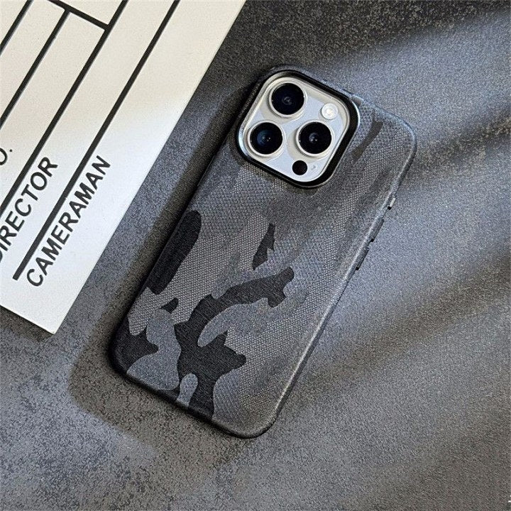 Capinha iPhone Camuflagem Minimalista com MagSafe