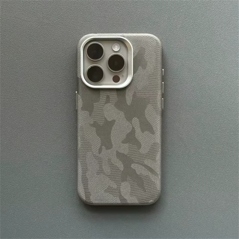 Capinha iPhone Camuflagem Minimalista com MagSafe
