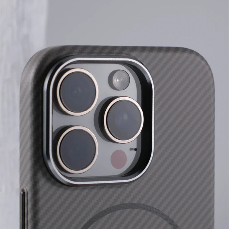 Capinha iPhone Fibra de Carbono Texturizada com Carregamento MagSafe