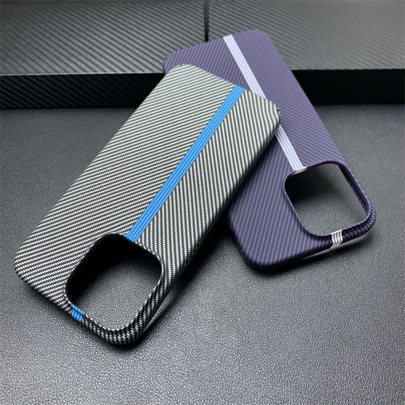 Capinha Minimalista para iPhone em Fibra de Carbono - Estilo e Proteção