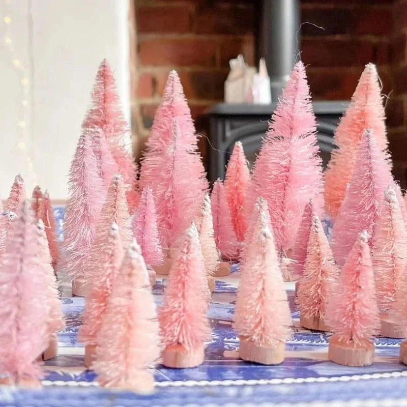 Conjunto de Mini Árvores de Natal em Pinheiro para Decoração Festiva