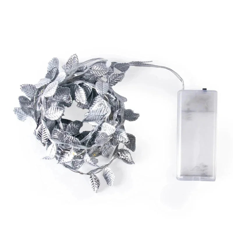 Cordão de Luzes LED Decorativo com Folhas Douradas - Iluminação Festiva