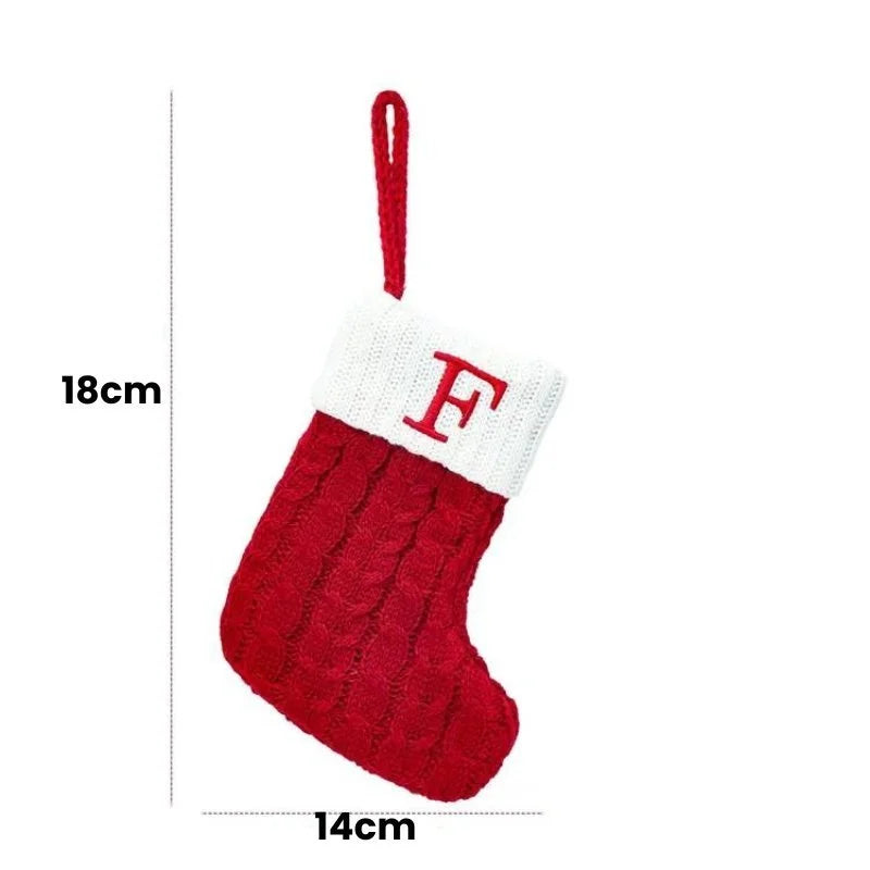 Enfeite de Meias de Natal com Letras do Alfabeto - Decoração Festiva Personalizada