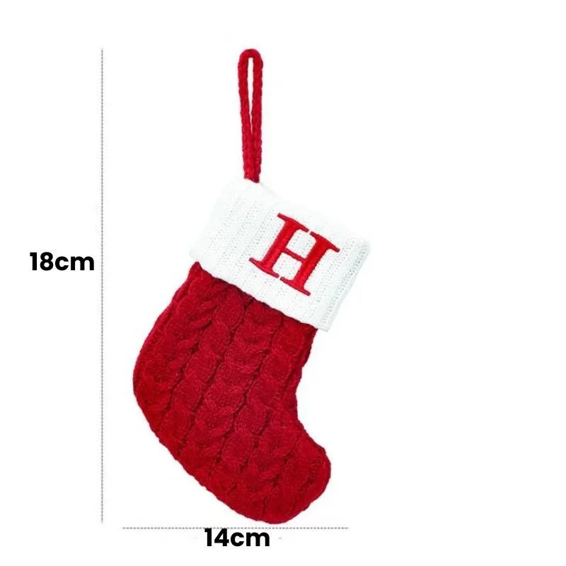 Enfeite de Meias de Natal com Letras do Alfabeto - Decoração Festiva Personalizada
