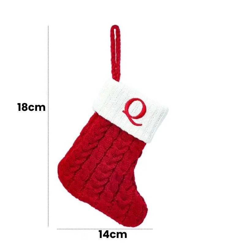 Enfeite de Meias de Natal com Letras do Alfabeto - Decoração Festiva Personalizada