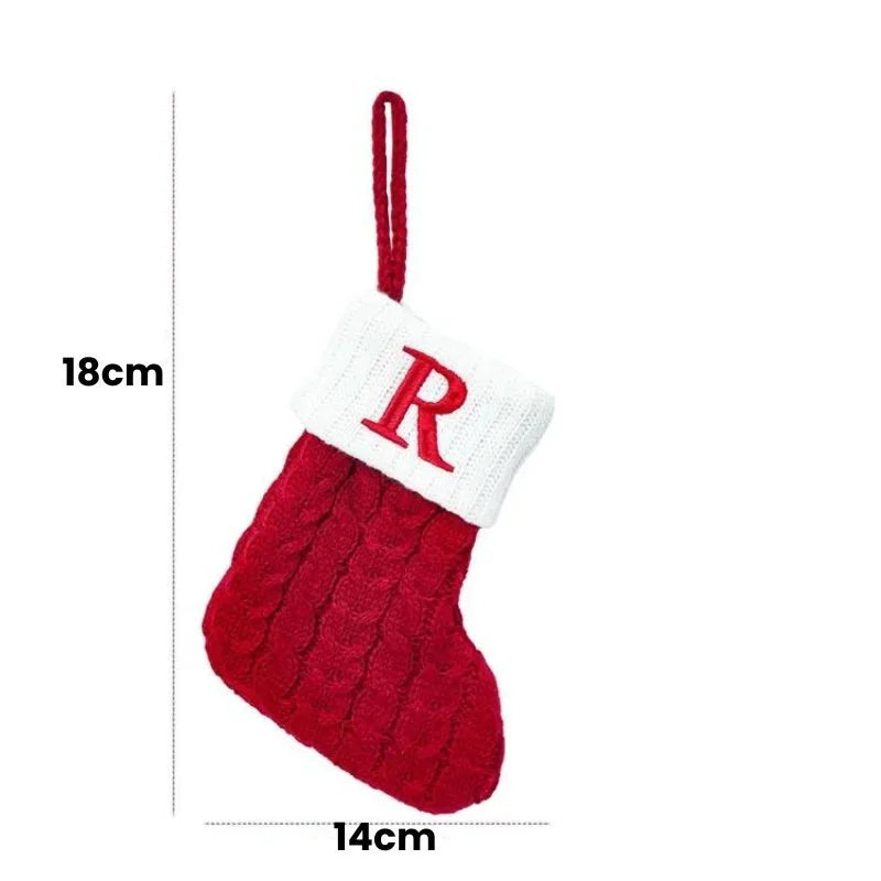 Enfeite de Meias de Natal com Letras do Alfabeto - Decoração Festiva Personalizada