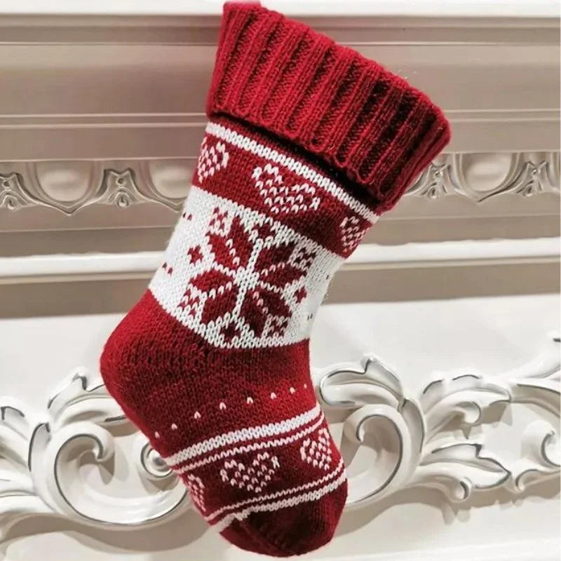 Enfeite de Meias de Natal com Letras do Alfabeto - Decoração Festiva Personalizada