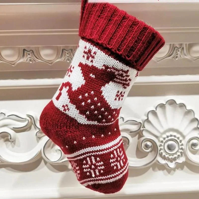 Enfeite de Meias de Natal com Letras do Alfabeto - Decoração Festiva Personalizada